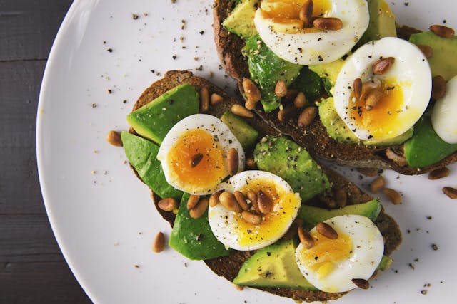 Фото: Foodie Factor: https://www.pexels.com/ru-ru/photo/566566/