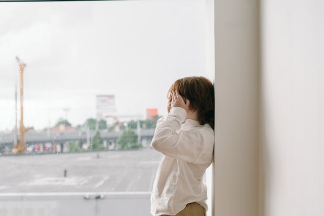 Фото: Mikhail Nilov: https://www.pexels.com/ru-ru/photo/8654763/